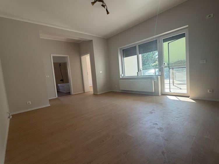 Apartament cu 3 camere decomandat în Braytim