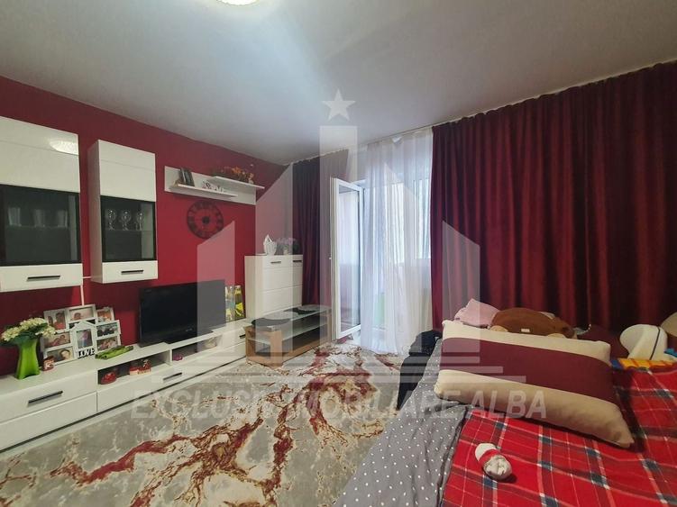 Apartament cu 2 camere semidecomandat, mobilat în Ampoi 1