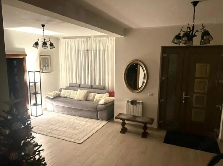 Casă cu 3 camere cu Teren 911 Mp în Central