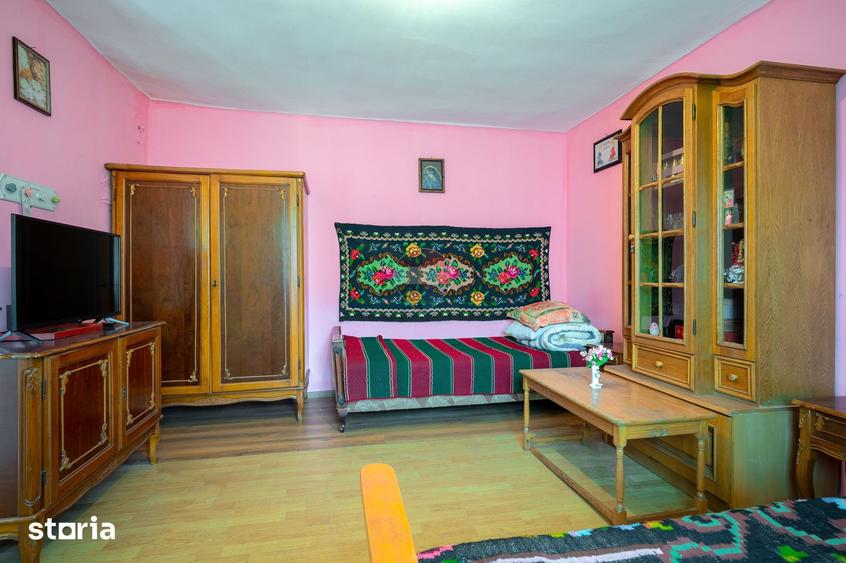 Casă cu 2 camere cu Teren 931 Mp în Șinca