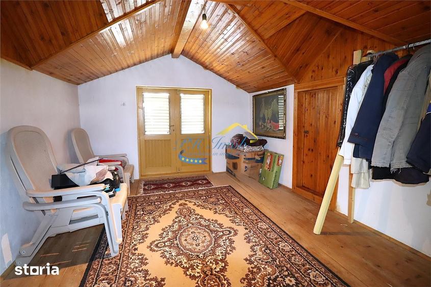Casă cu 4 camere cu Teren 2215 Mp în Central