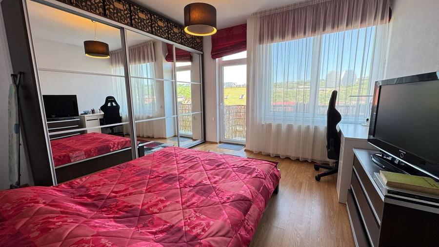 Apartament cu 3 camere decomandat, mobilat în Câmpului