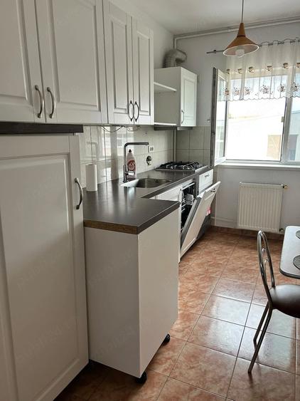 Apartament cu 2 camere semidecomandat în Dumbrăvița