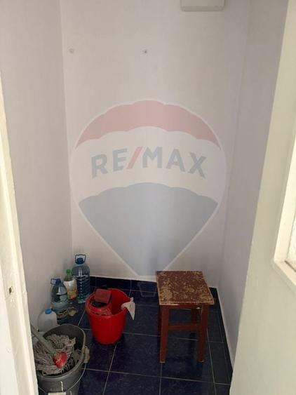Spațiu comercial, de 48.240001678467 mp, în Decebal