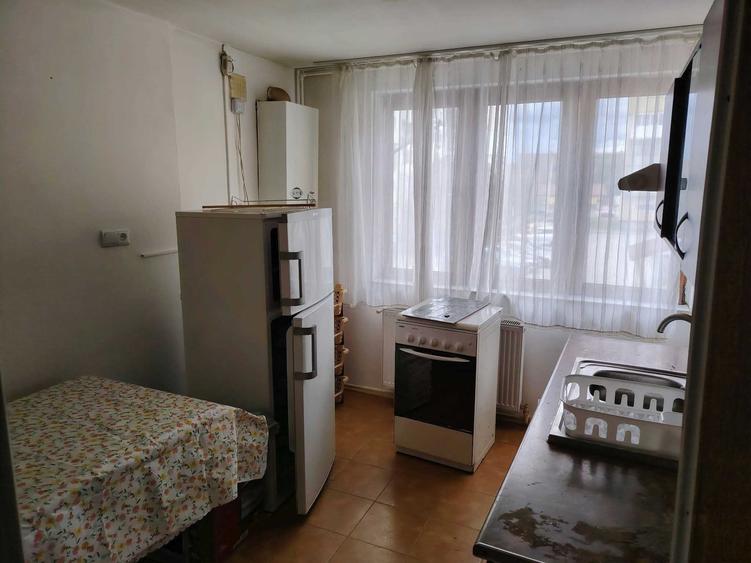 Apartament cu 2 camere semidecomandat în Dorobanți