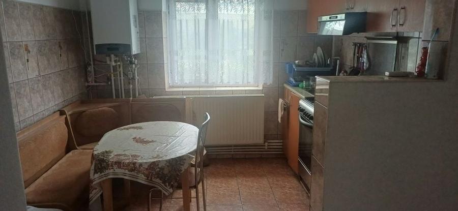 Apartament cu 3 camere decomandat în Valea Lupului