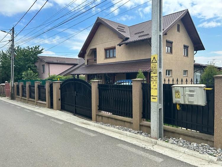 Casă cu Teren 500 Mp în Central