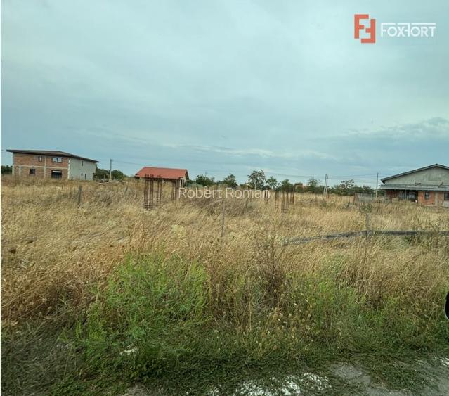 Teren intravilan de 922 mp cu utilitati - Ianova