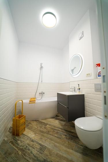 Apartament cu 2 camere, mobilat în Universitate