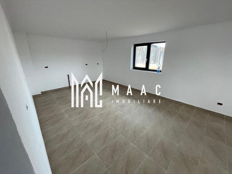 Casă individuală cu 13 camere cu Canalizare în Săcel