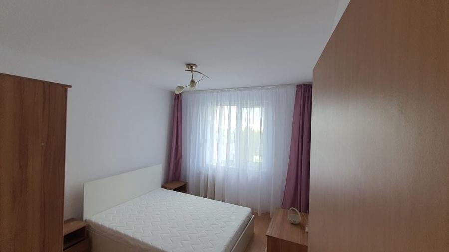 Apartament cu 3 camere decomandat în Berceni