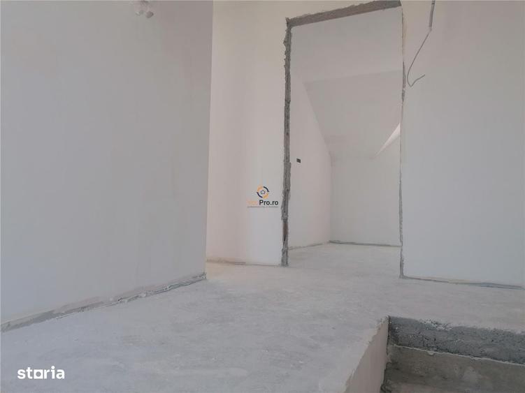 Casă cu 4 camere în Sânandrei