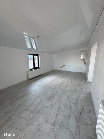 Apartament cu 4 camere în Bascov