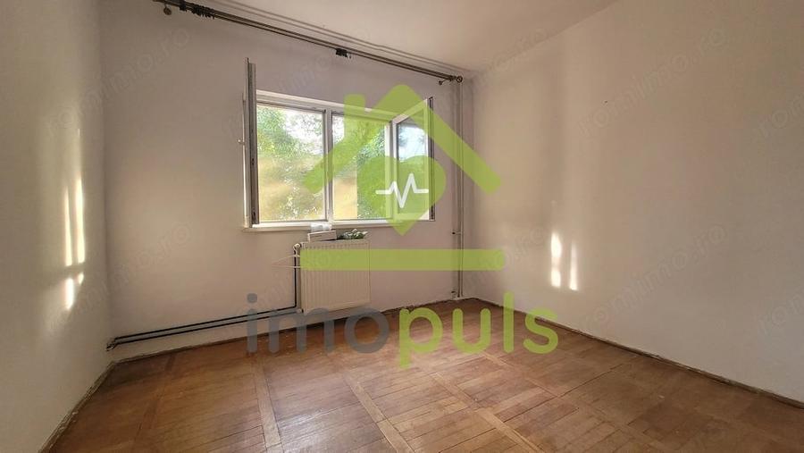 Apartament cu 3 camere semidecomandat în Dâmbovița