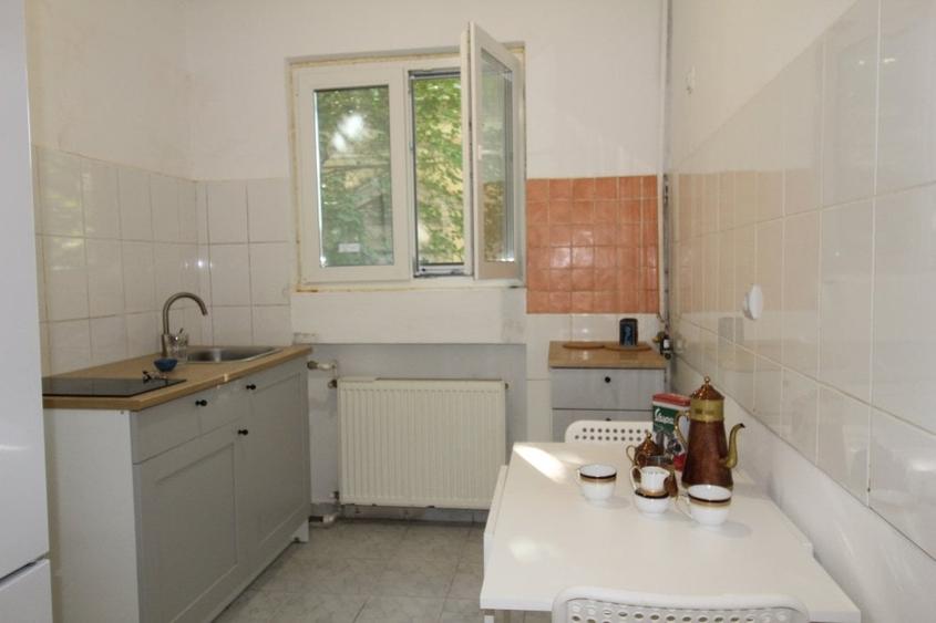 Apartament cu 2 camere decomandat, mobilat în Lahovari