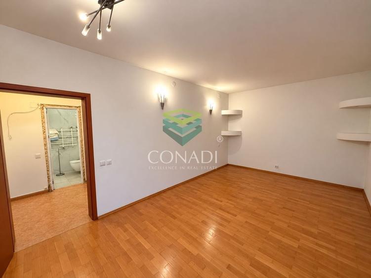 Apartament cu 3 camere semidecomandat în Vatra Luminoasă