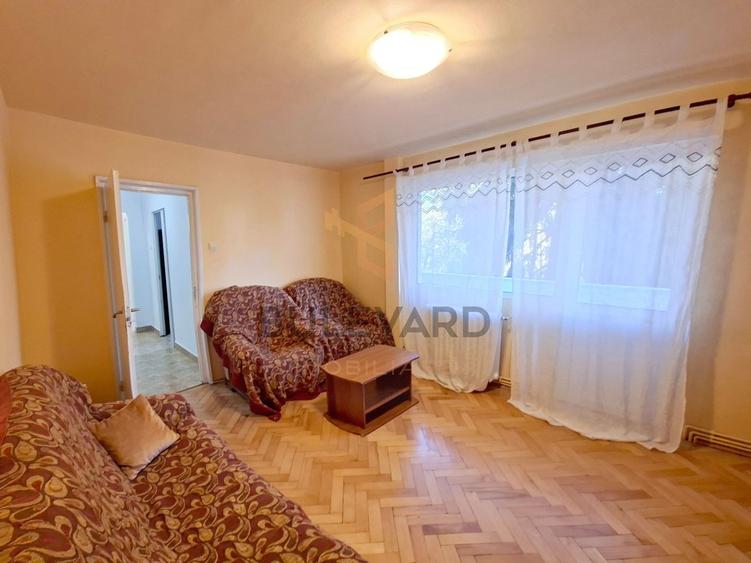 Apartament cu 3 camere semidecomandat, mobilat în Gheorgheni