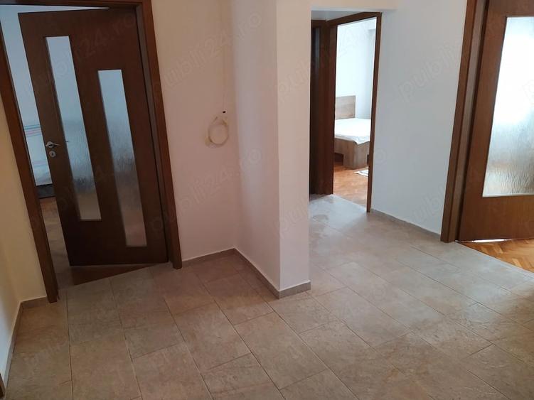 Apartament cu 4 camere decomandat în Steaua