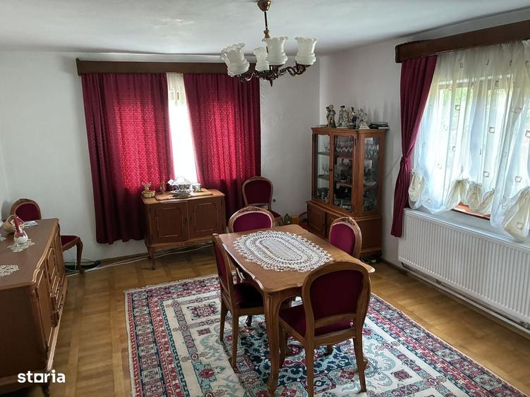 Casă cu 4 camere cu Teren 1300 Mp în Băi