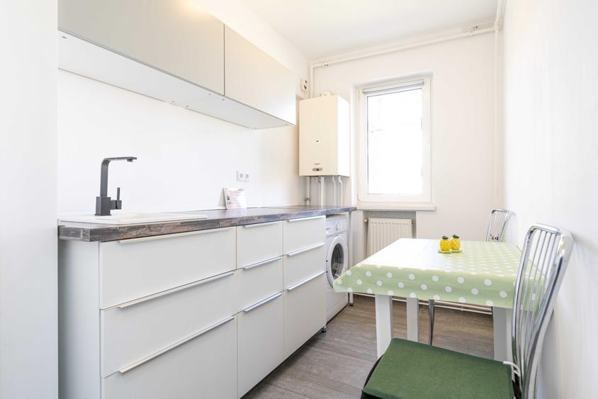 Apartament cu 2 camere decomandat în Central