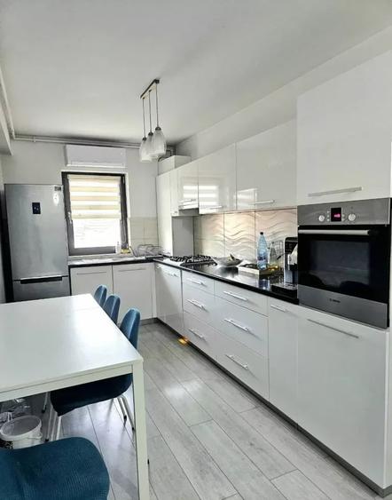 Apartament cu 2 camere decomandat, mobilat în Între Lacuri