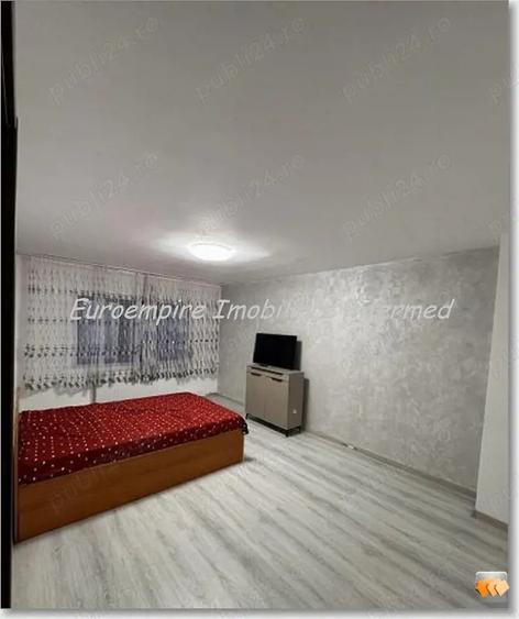 Apartament cu 2 camere decomandat în Far