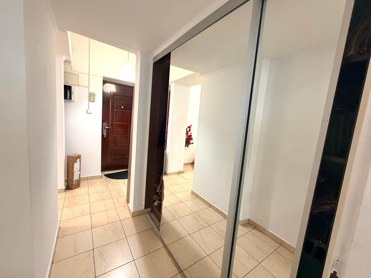 Apartament cu 2 camere semidecomandat în Sala Palatului