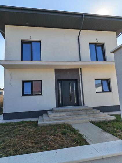 Casă individuală cu 5 camere cu Canalizare în Agigea