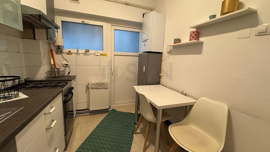 Apartament cu 4 camere decomandat în Dacia
