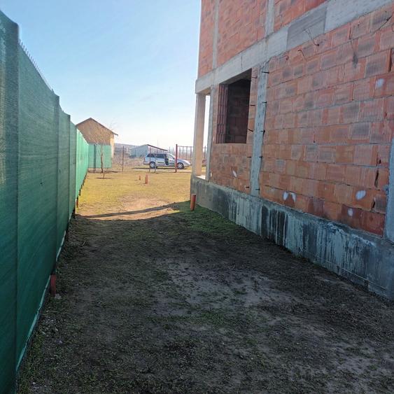 Casă cu 4 camere în Costi