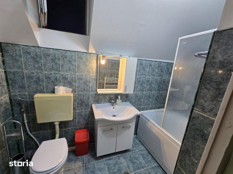 Casă cu 5 camere cu Canalizare în Dâmbul Rotund