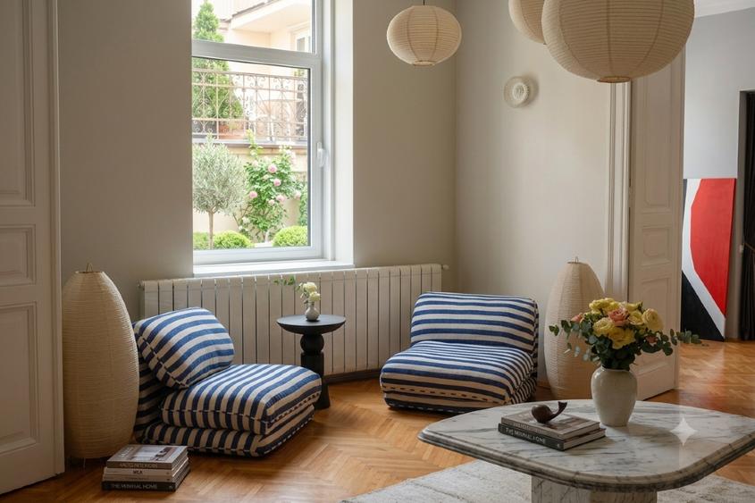 Apartament cu 3 camere semidecomandat, mobilat în Moșilor