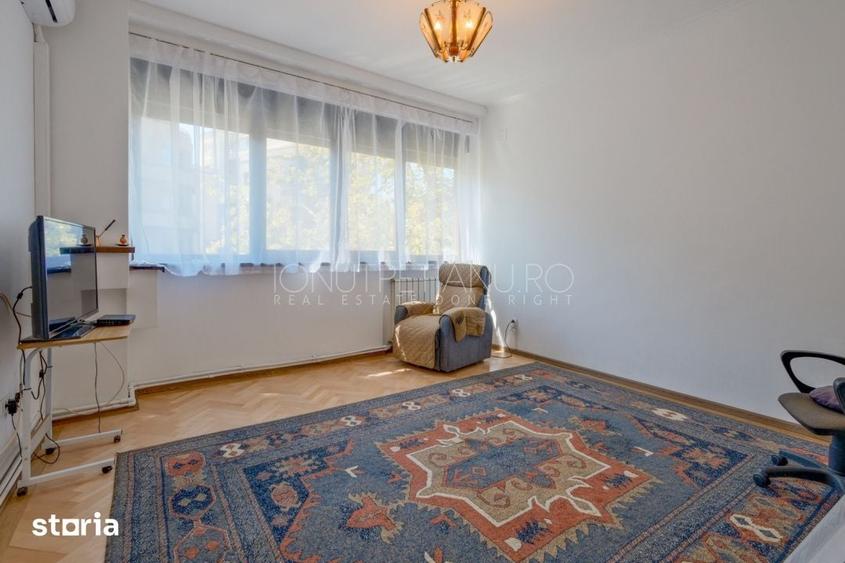 Apartament cu 5 camere în Eminescu