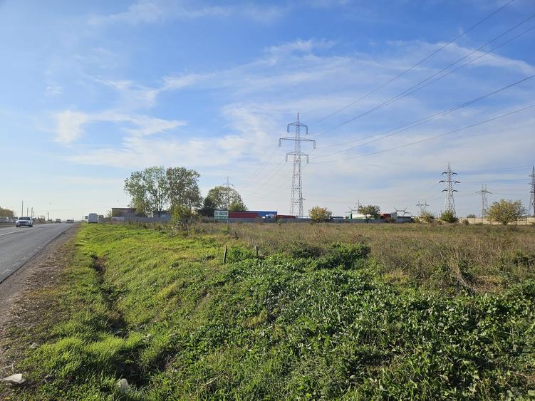 Teren Construcții intravilan de 7562 mp, în Vest