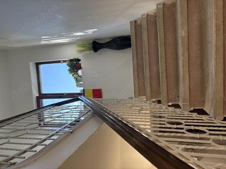 Casă cu 4 camere cu Teren 160 Mp în Central