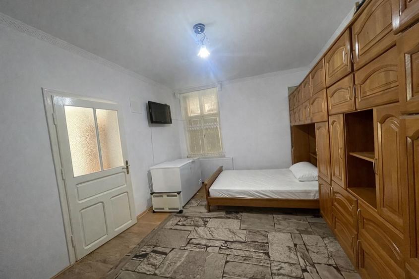 Casă individuală cu 3 camere cu Canalizare în Ultracentral