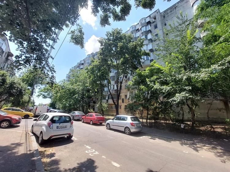 Garsonieră decomandată în Trafic Greu