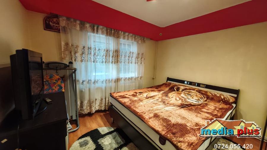 Apartament cu 3 camere decomandat în