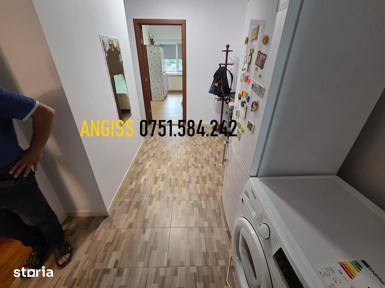Apartament cu 3 camere decomandat în E3