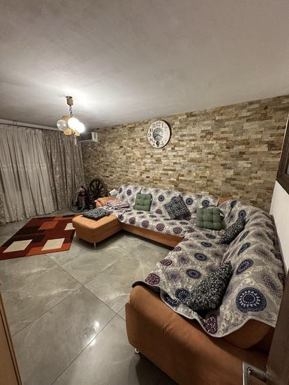 Apartament cu 2 camere decomandat în Rovine