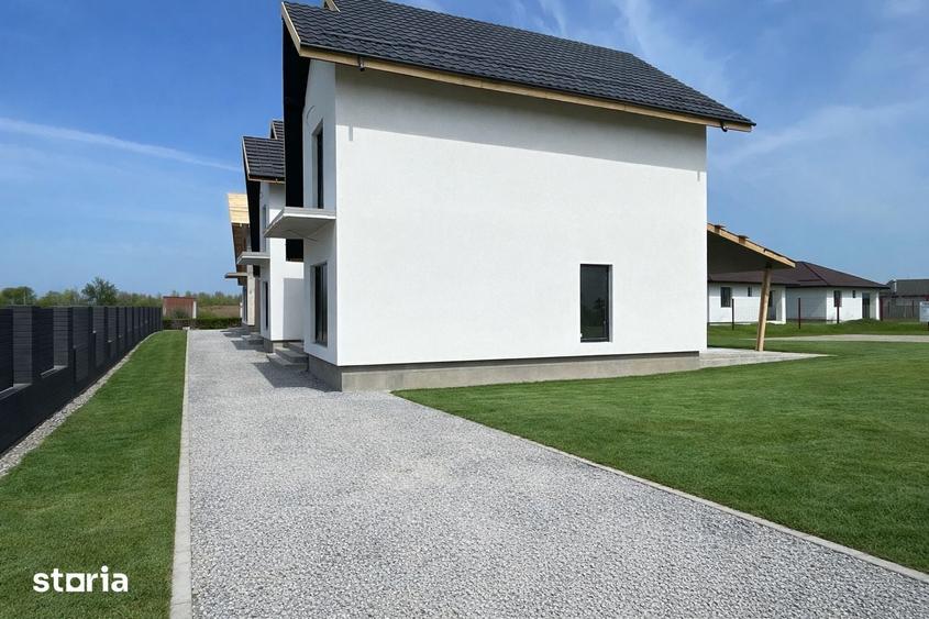 Casă cu 4 camere cu Teren 400 Mp în Domnești