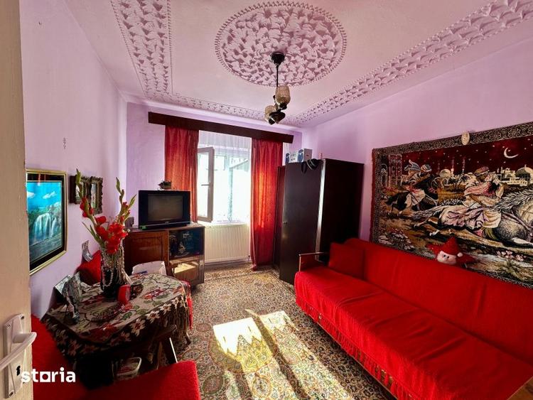 Apartament cu 4 camere decomandat în Central