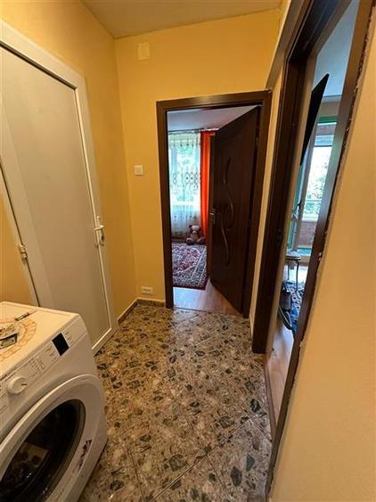 Apartament cu 3 camere decomandat, mobilat în Berceni