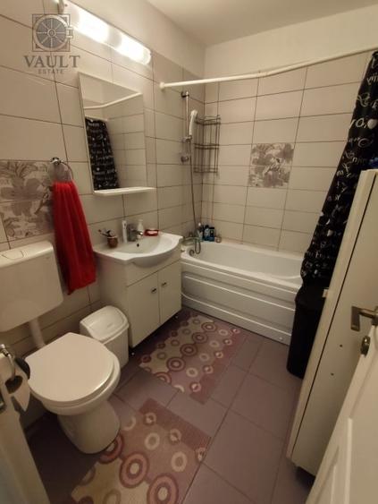 Apartament cu 4 camere semidecomandat, mobilat în Rahova