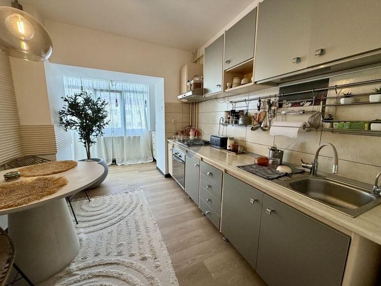 Apartament cu 3 camere decomandat în Brăilei