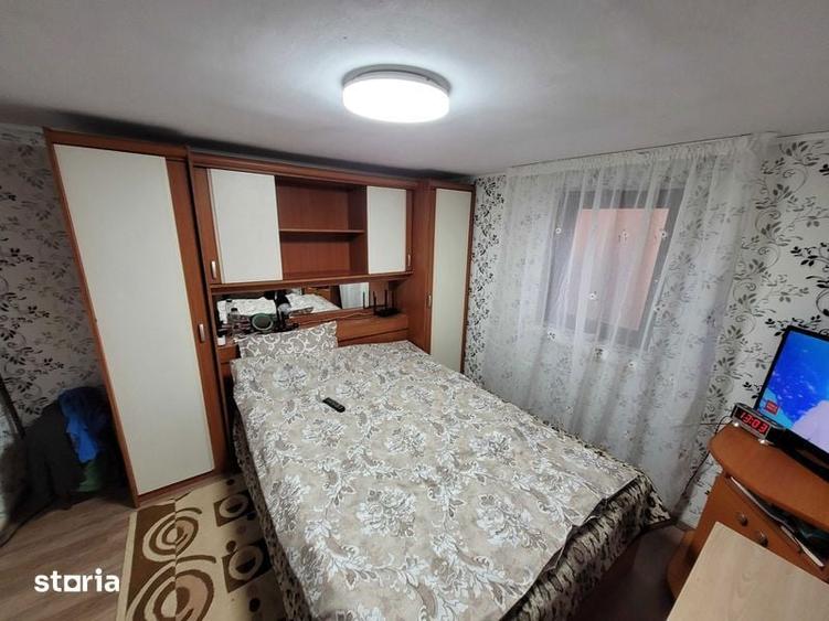 Casă cu 4 camere semidecomandat cu Teren 139 Mp în Vădăstrița