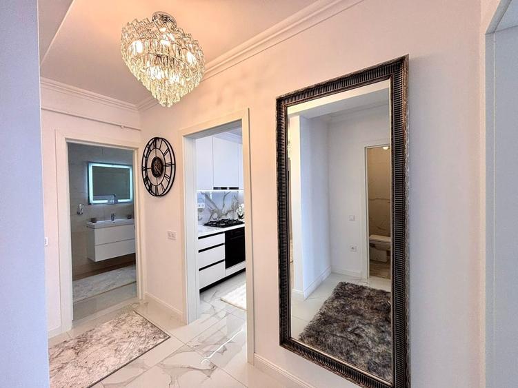 Apartament cu 5 camere decomandat în Cristian