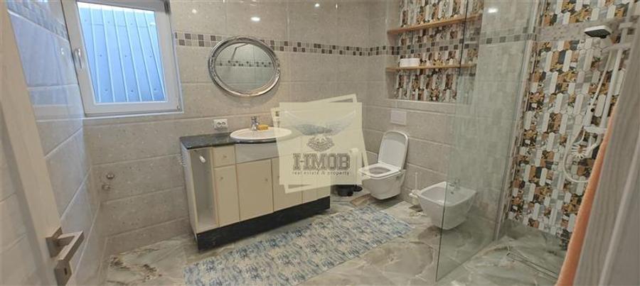 Casă individuală cu 7 camere cu Teren 558 Mp în Rășinari