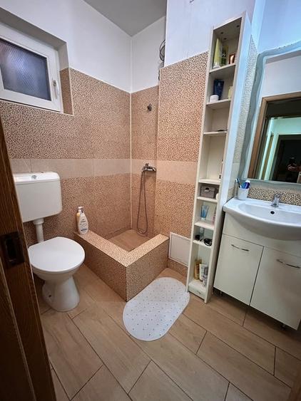 Apartament cu 3 camere decomandat în Baba Novac
