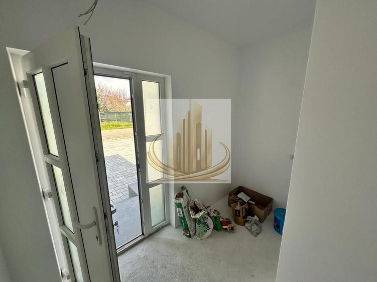 Duplex cu 5 camere cu Canalizare în Dumbrăvița